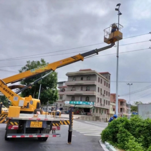 高空作業車